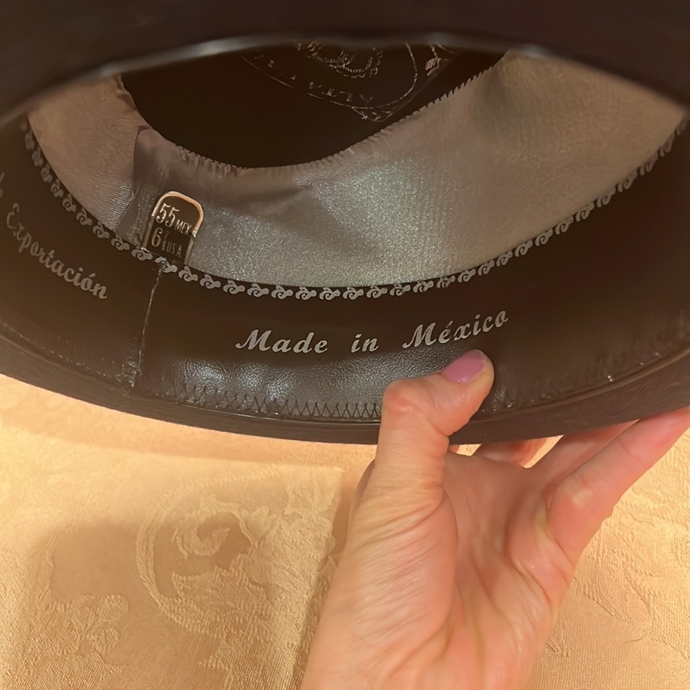 Gorgeous hat! Used once for a flamenco festival! 🔥👏😍🥰 super super stylish - Picture 4 of 9